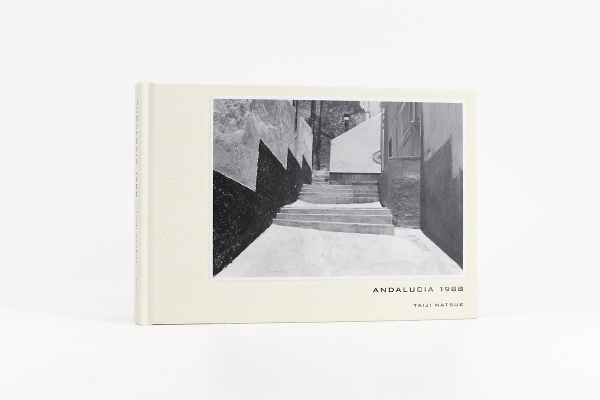 ANDALUCIA 1988《松江泰治さんサイン本》 – 青幻舎オンラインショップ